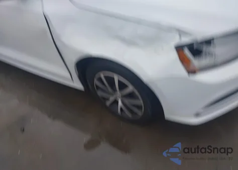 2017 Volkswagen Jetta 1.4T Se from USA, damaged, VIN 3VWDB7AJ5HM210529